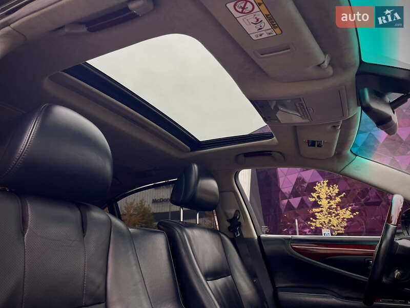 Седан Lexus LS 2012 в Киеве