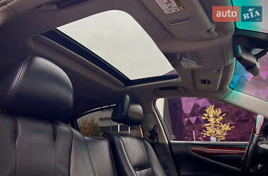 Седан Lexus LS 2012 в 