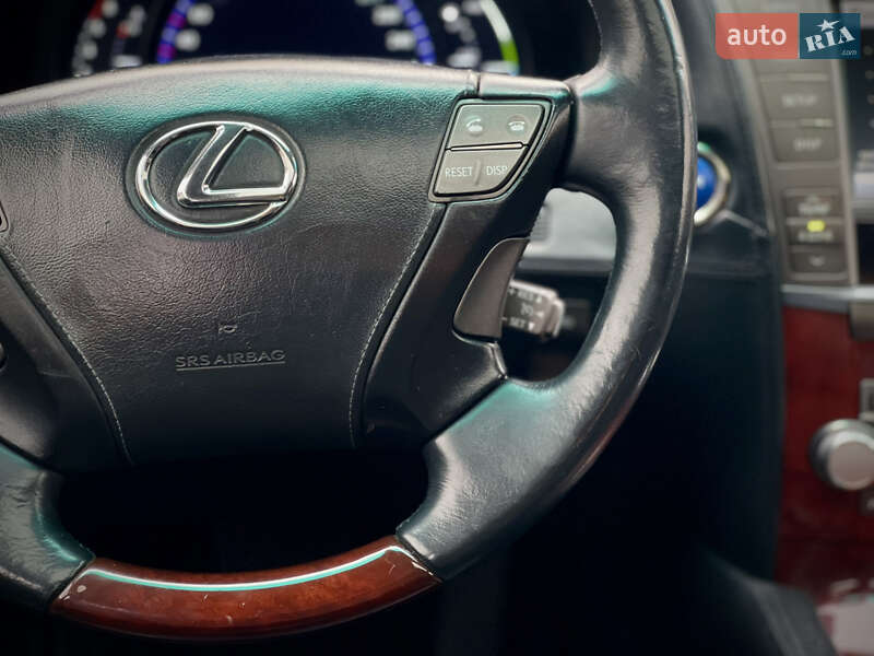 Седан Lexus LS 2012 в Киеве