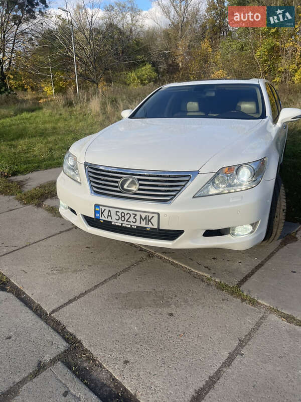 Седан Lexus LS 2010 в Киеве