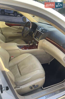 Седан Lexus LS 2010 в Киеве