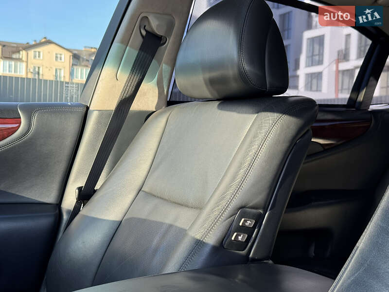 Седан Lexus LS 2007 в Ужгороде