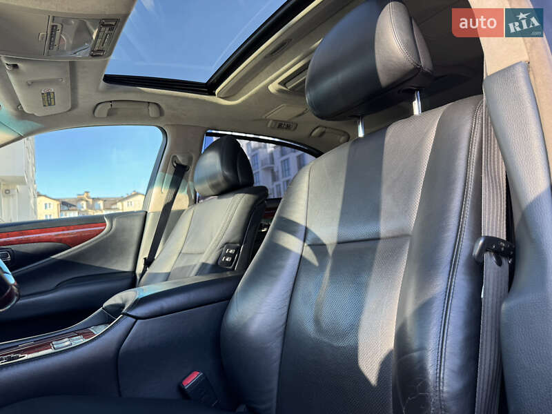Седан Lexus LS 2007 в Ужгороде