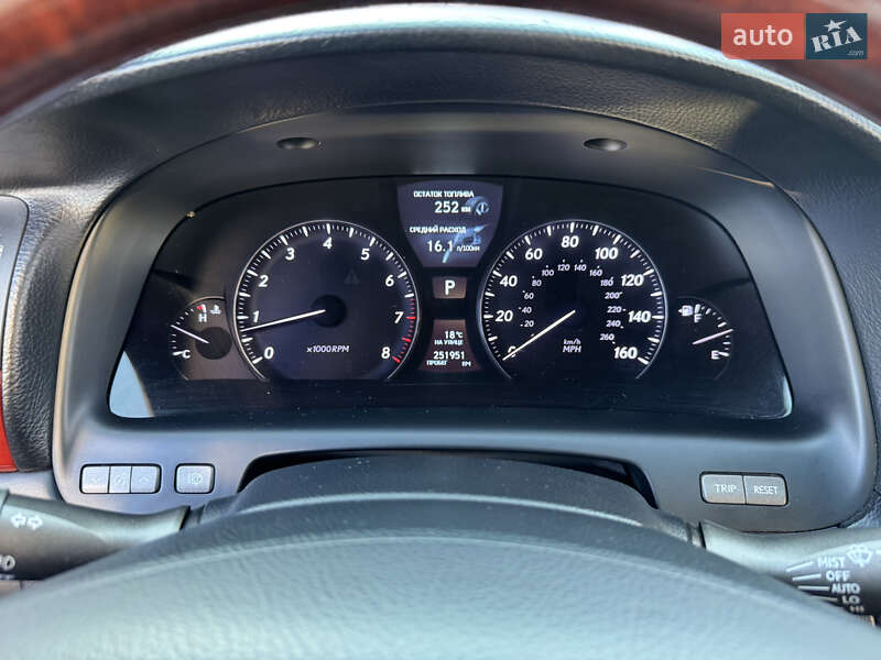 Седан Lexus LS 2007 в Ужгороде