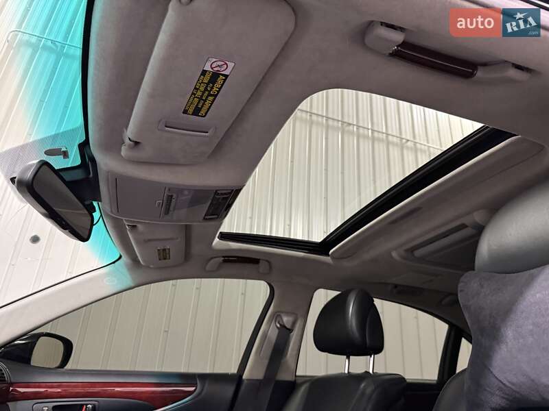 Седан Lexus LS 2008 в Кременчуці