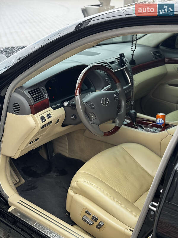 Седан Lexus LS 2008 в Рівному