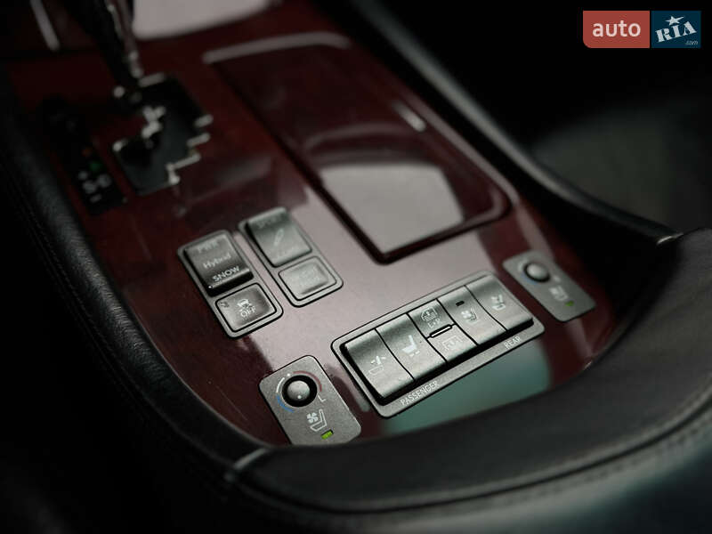 Седан Lexus LS 2012 в Києві