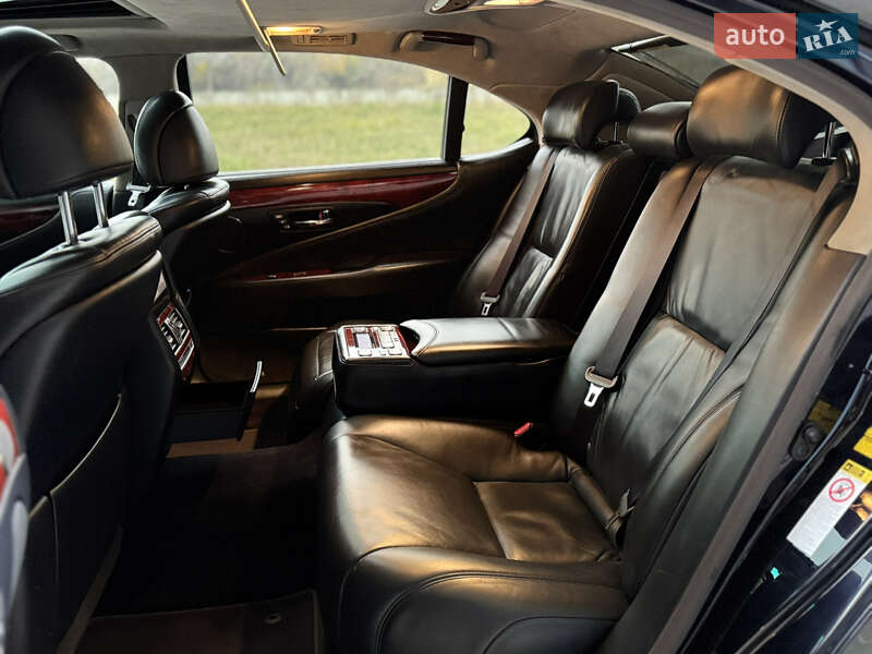 Седан Lexus LS 2012 в Києві
