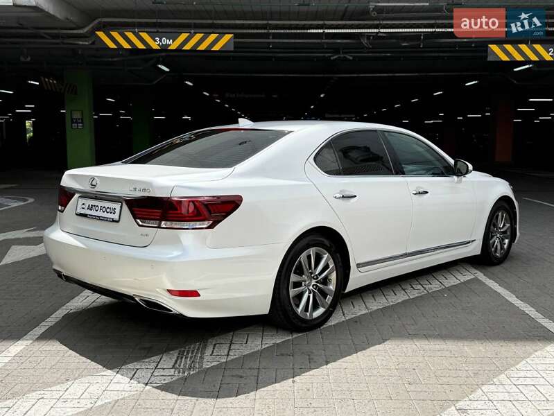Седан Lexus LS 2015 в Киеве фото 6 Седан Lexus LS 2015 в Киеве