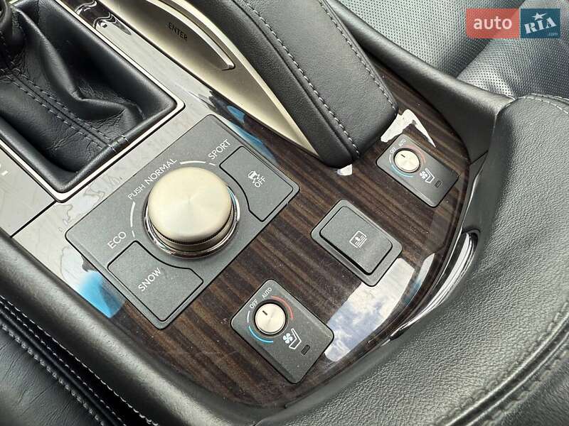 Седан Lexus LS 2015 в Киеве фото 28 Седан Lexus LS 2015 в Киеве