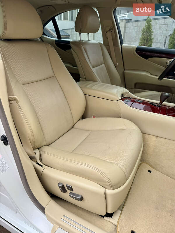 Седан Lexus LS 2010 в Одесі