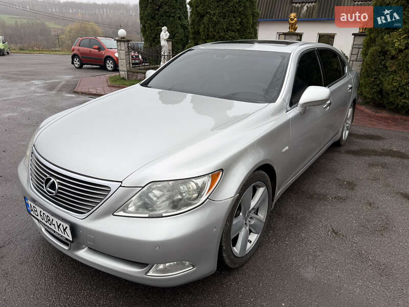 Седан Lexus LS 2007 в Вороновице