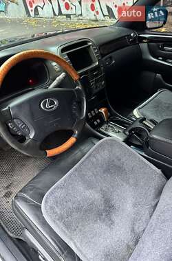 Седан Lexus LS 2001 в Роздільній