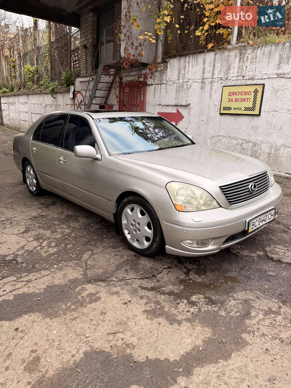 Седан Lexus LS 2001 в Львове