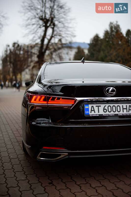 Седан Lexus LS 2018 в Ивано-Франковске