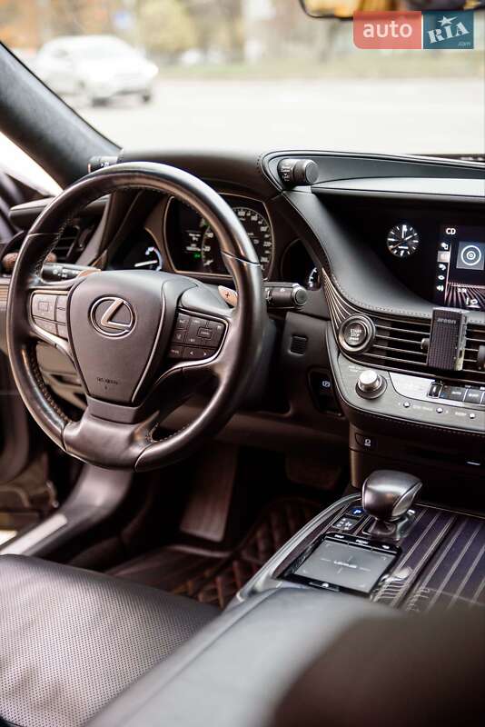 Седан Lexus LS 2018 в Ивано-Франковске