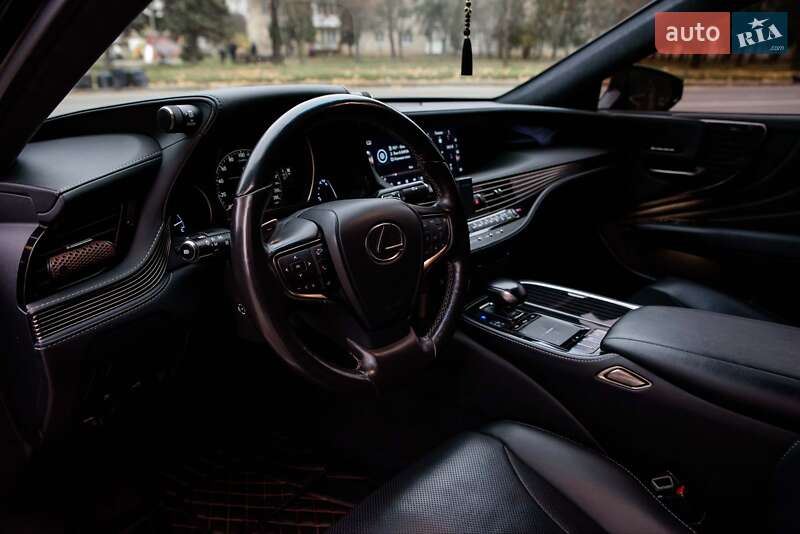Седан Lexus LS 2018 в Ивано-Франковске