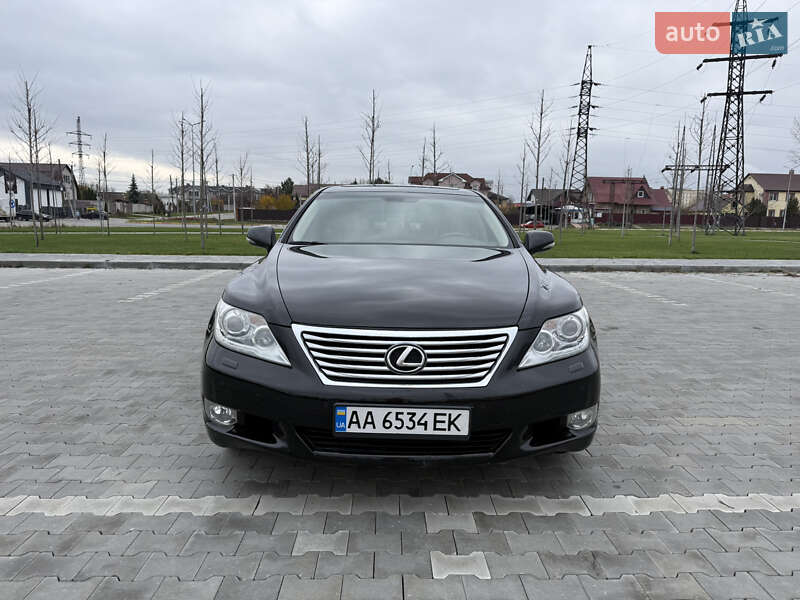 Седан Lexus LS 2011 в Ірпені