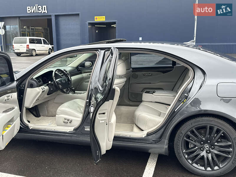 Седан Lexus LS 2007 в Чернигове