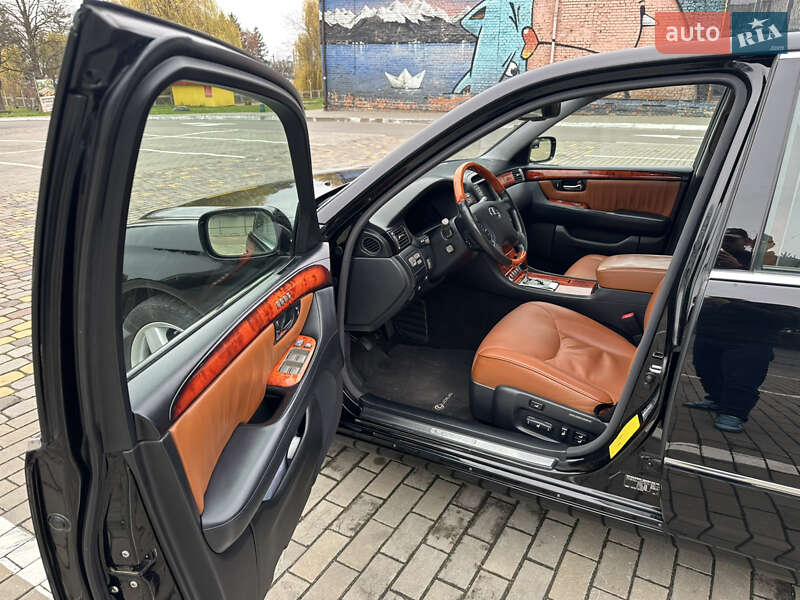 Седан Lexus LS 2004 в Луцке