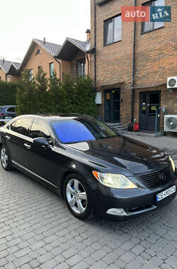 Седан Lexus LS 2008 в Виннице