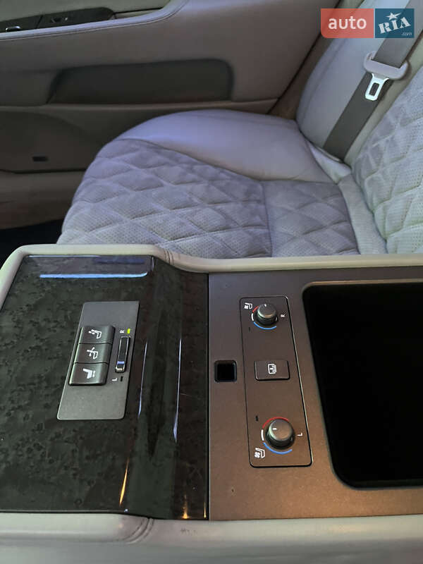 Седан Lexus LS 2008 в Виннице