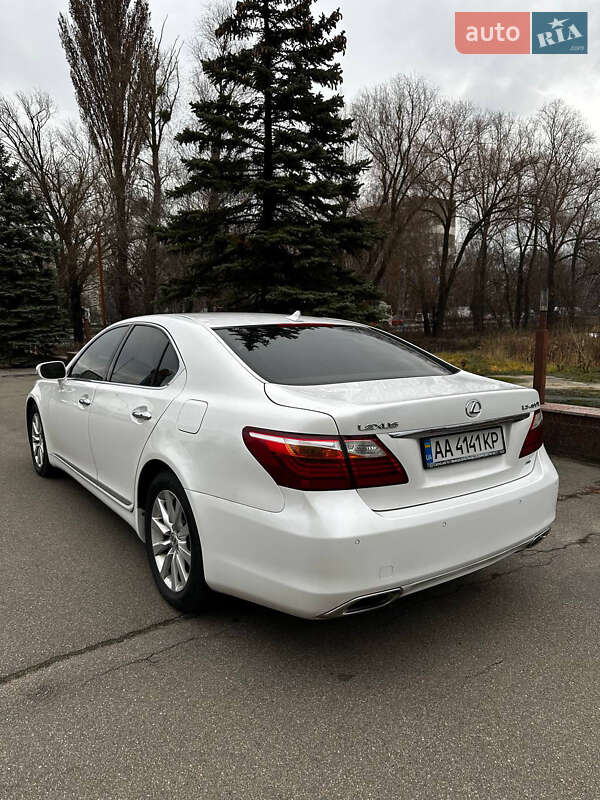 Седан Lexus LS 2011 в Києві