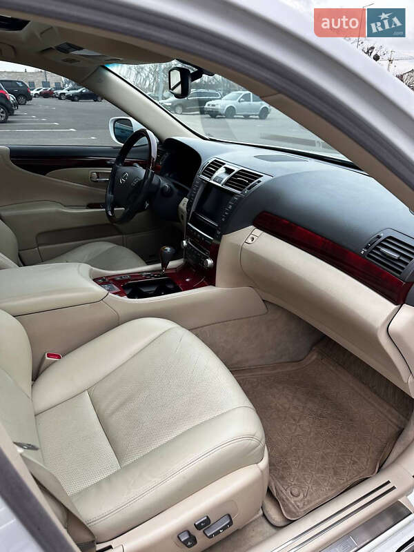 Седан Lexus LS 2011 в Києві