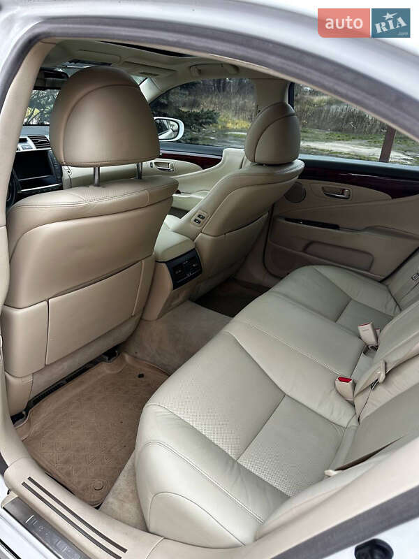 Седан Lexus LS 2011 в Києві