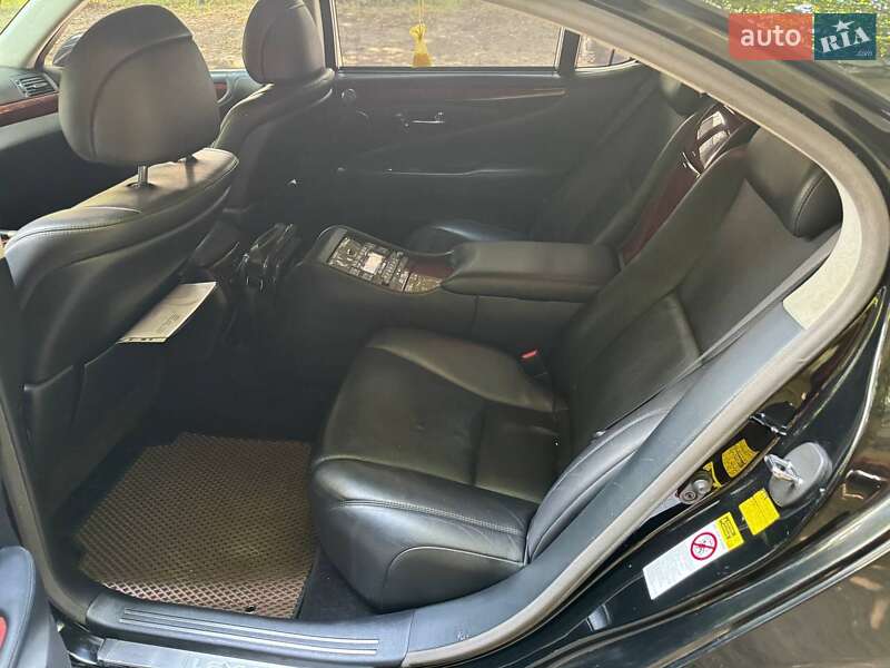 Седан Lexus LS 2008 в Києві