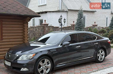 Седан Lexus LS 2007 в Вараші