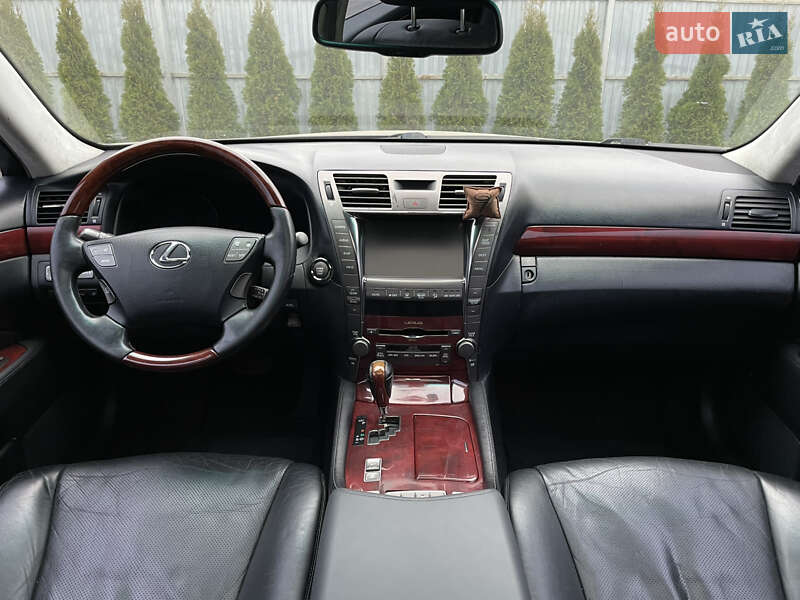 Седан Lexus LS 2007 в Луцке