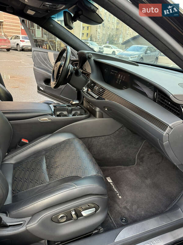 Седан Lexus LS 2018 в Киеве