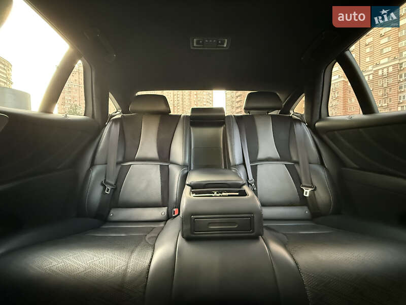 Седан Lexus LS 2018 в Киеве