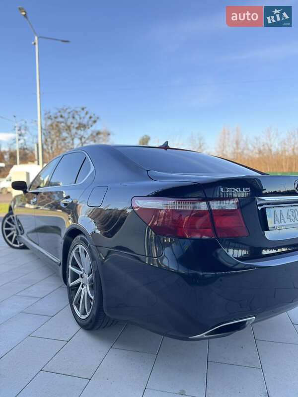 Седан Lexus LS 2008 в Києві