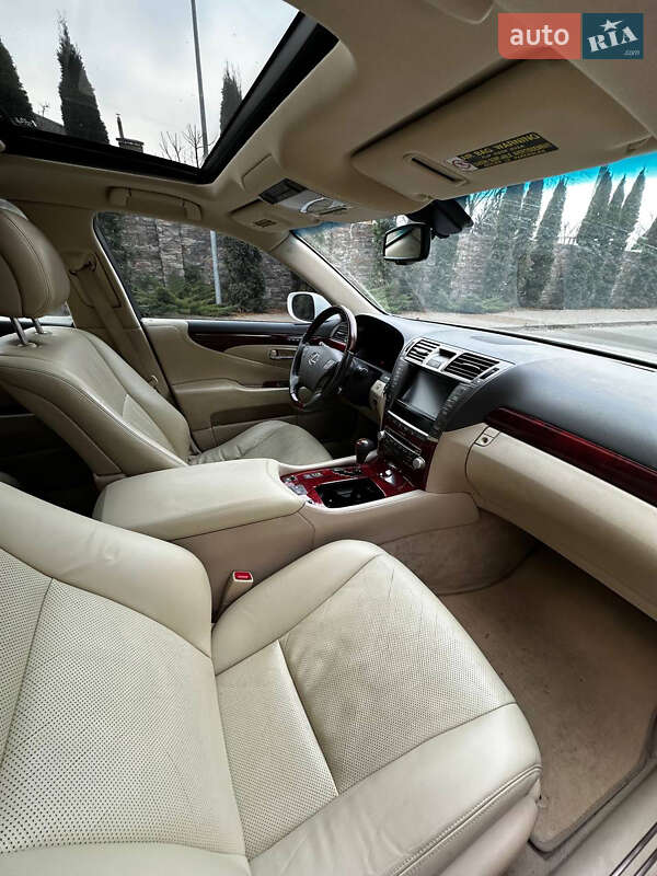 Седан Lexus LS 2011 в Киеве