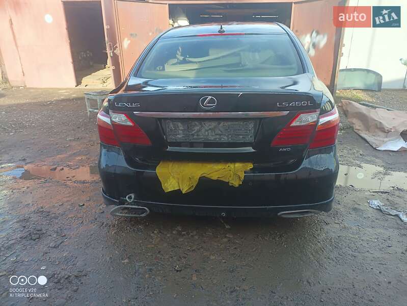 Седан Lexus LS 2010 в Дрогобыче