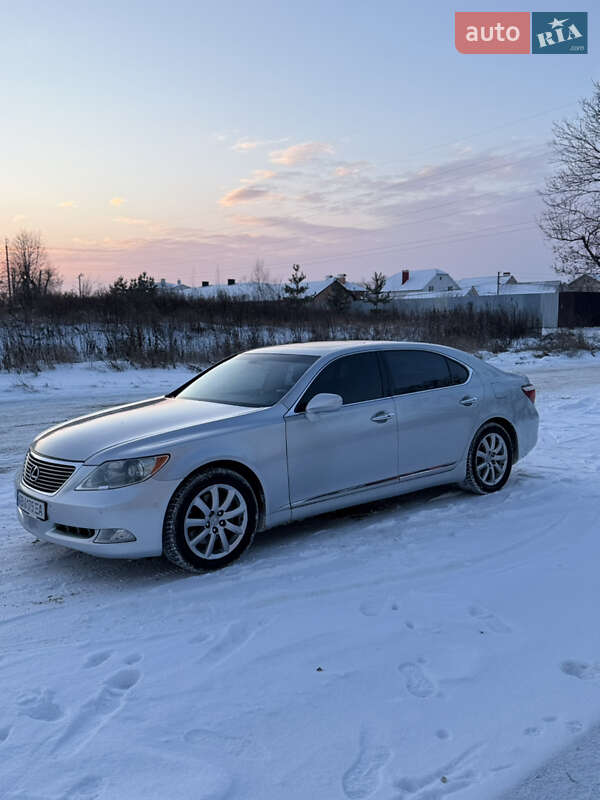 Седан Lexus LS 2007 в Виннице