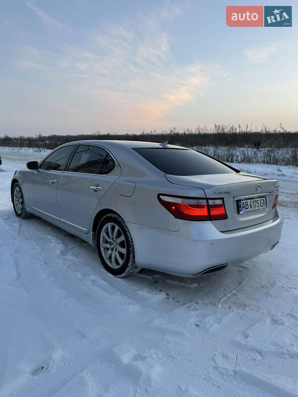 Седан Lexus LS 2007 в Виннице