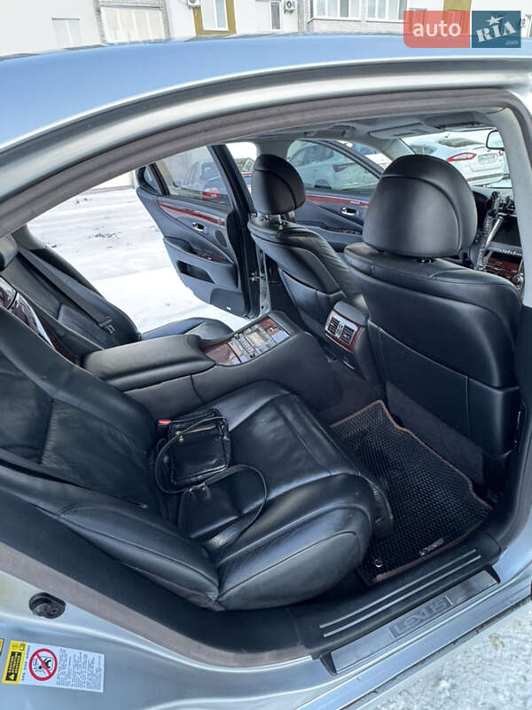 Седан Lexus LS 2007 в Виннице