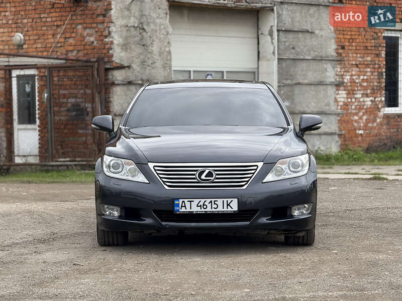 Седан Lexus LS 2011 в Ивано-Франковске