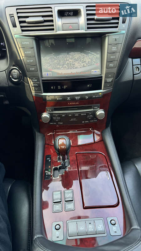 Седан Lexus LS 2010 в Кропивницькому