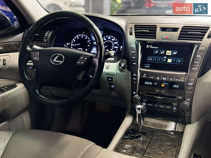 Седан Lexus LS 2006 в Николаеве