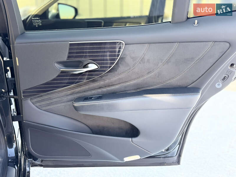 Седан Lexus LS 2018 в Киеве