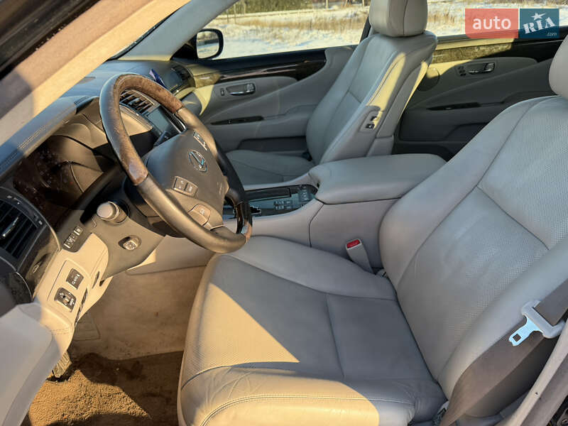 Седан Lexus LS 2008 в Виннице