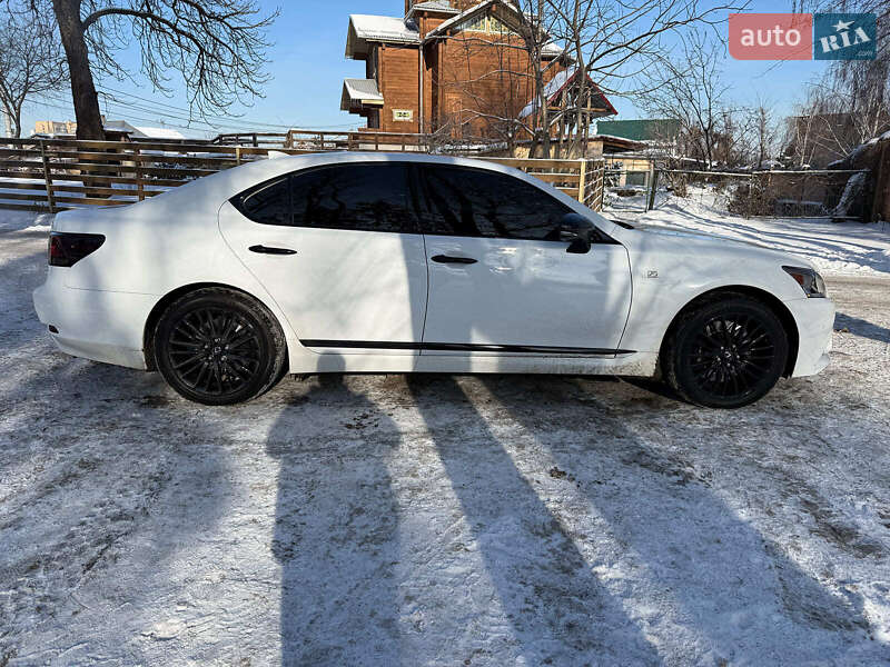 Седан Lexus LS 2014 в Киеве