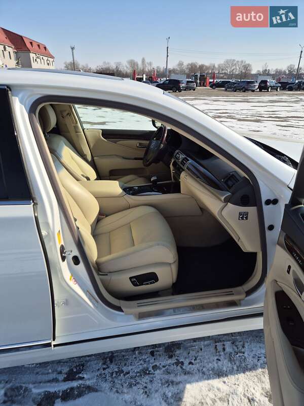 Седан Lexus LS 2013 в Киеве