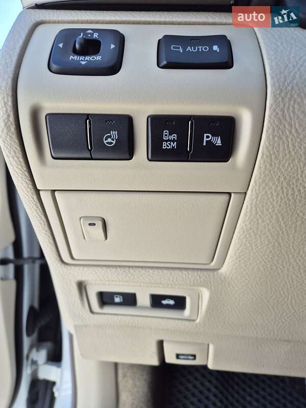 Седан Lexus LS 2013 в Киеве