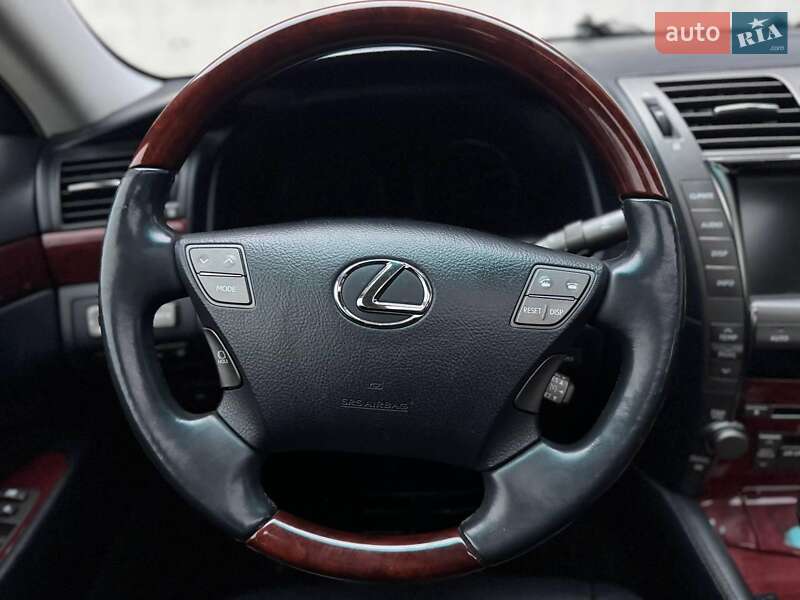 2008 Lexus LS, VIN JTHBL46FX85069391:plate — фото 1 (autoria)