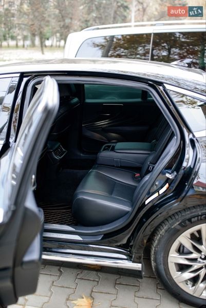 Седан Lexus LS 2018 в Ивано-Франковске